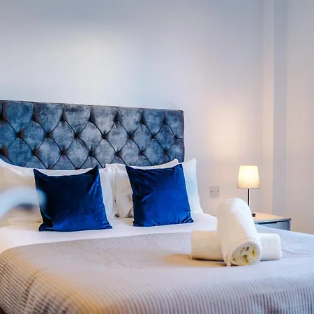 Sterling Suite: Modern Centre By Dreamluxe Apartment *