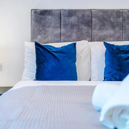 Sterling Suite: Modern Centre By Dreamluxe *