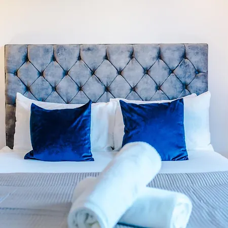Sterling Suite: Modern Centre By Dreamluxe Birmingham