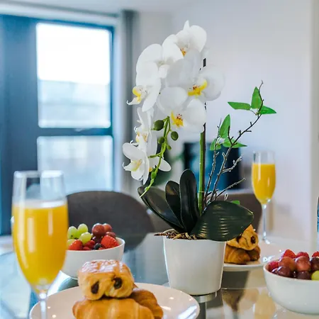 Sterling Suite: Modern Centre By Dreamluxe * Birmingham