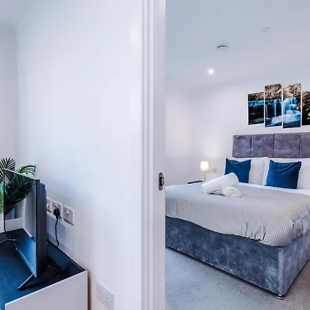 Sterling Suite: Modern Centre By Dreamluxe Birmingham